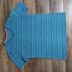 Lululemon 5 Year Basic Tee Size Large V-Neck Pima Cotton Lyocell